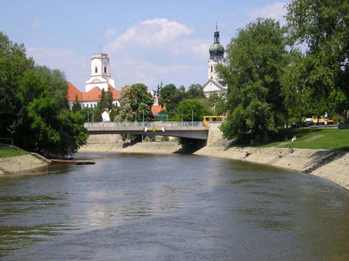 Hostel Maros Győr Kültér fotó