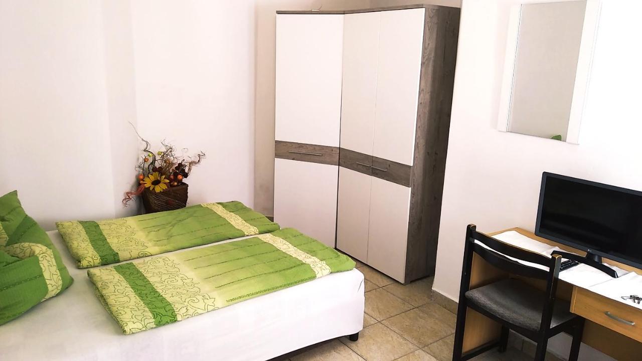 Hostel Maros Győr Kültér fotó