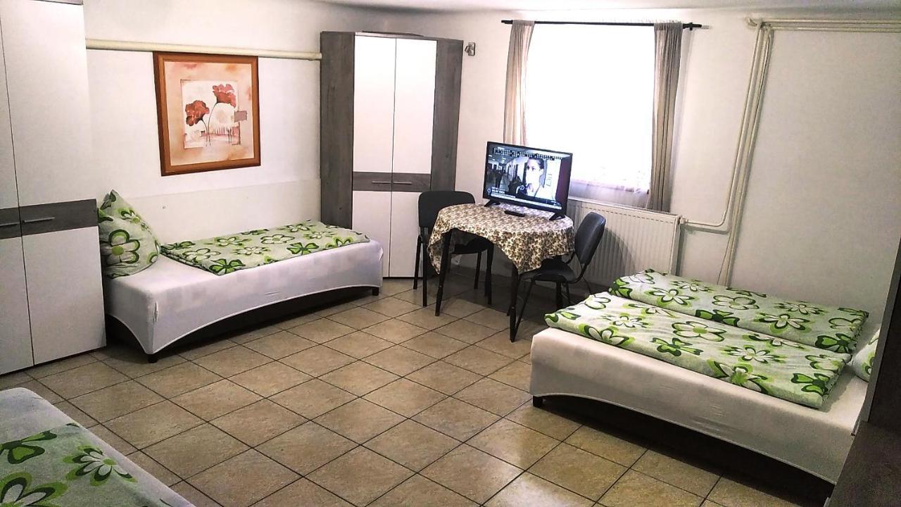 Hostel Maros Győr Kültér fotó