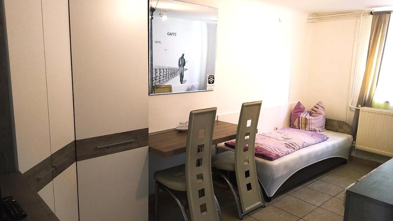 Hostel Maros Győr Kültér fotó